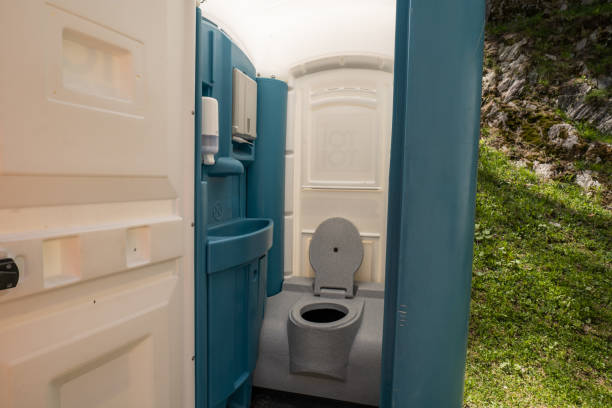 Best Deluxe Portable Toilet Rental  in New Bern, NC